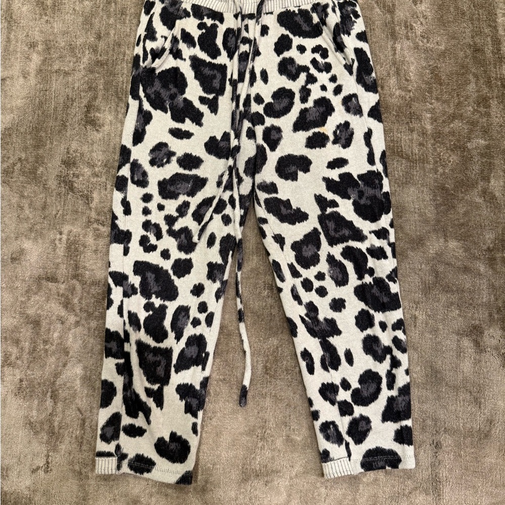 Twenty Montreal leopard print lounge pants